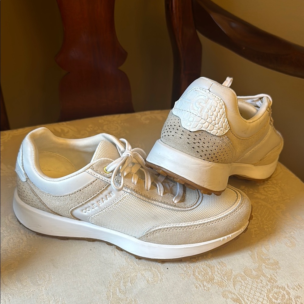 Cole Haan women’s Grandpro Wellesley running shoes, sneakers, EUC
